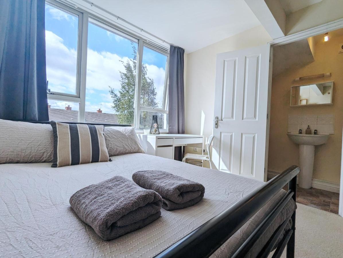 Guest Rooms Near City Centre & Dock Free Parking Ліверпуль Екстер'єр фото