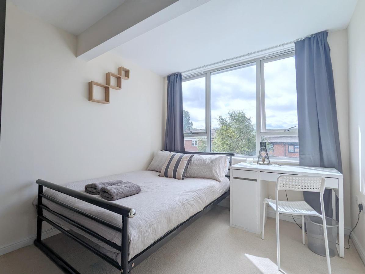 Guest Rooms Near City Centre & Dock Free Parking Ліверпуль Екстер'єр фото