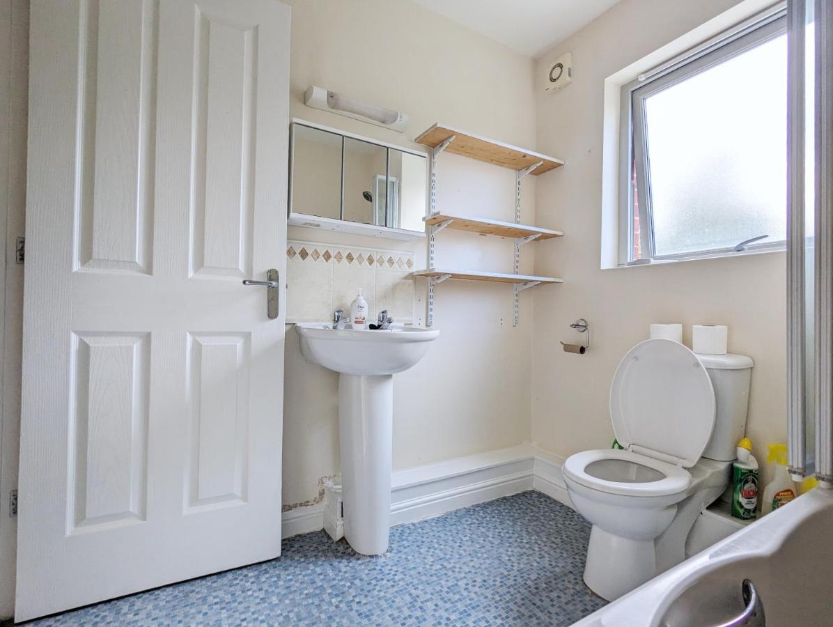 Guest Rooms Near City Centre & Dock Free Parking Ліверпуль Екстер'єр фото