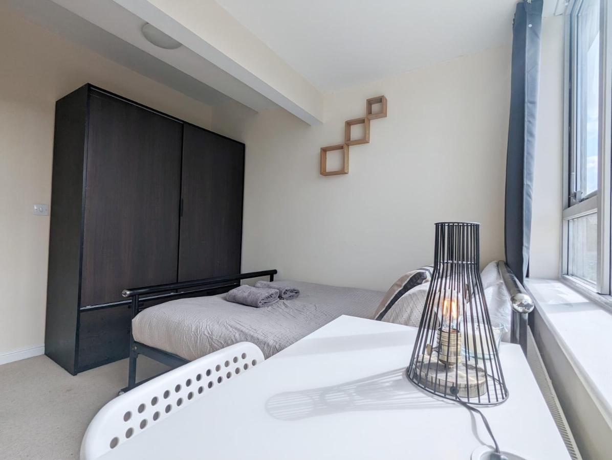 Guest Rooms Near City Centre & Dock Free Parking Ліверпуль Екстер'єр фото