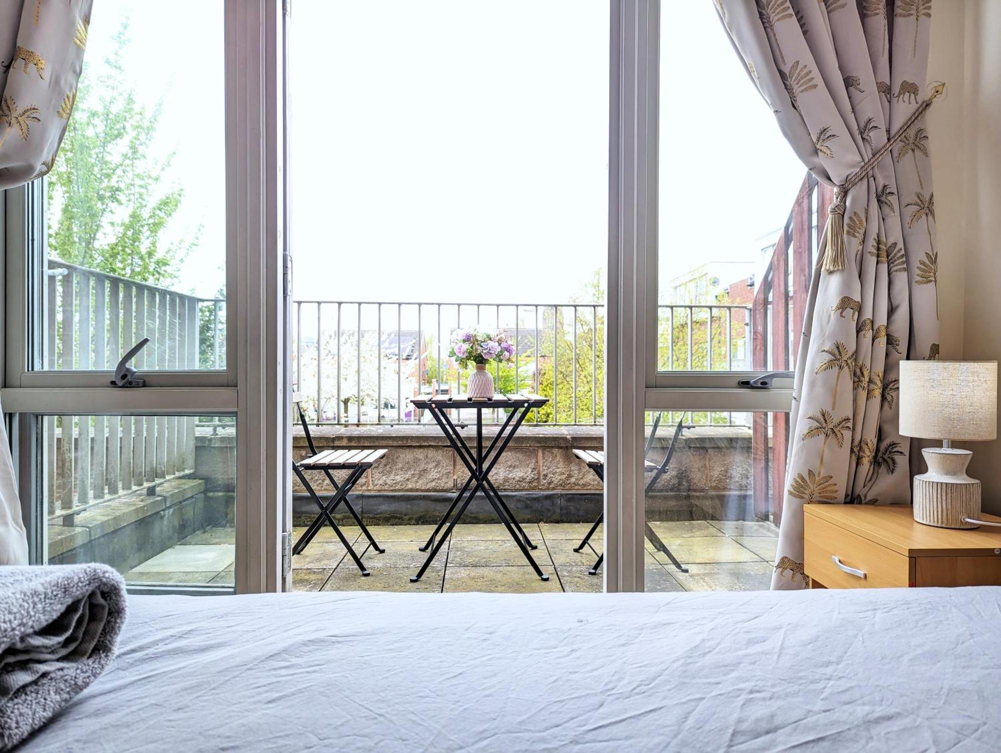 Guest Rooms Near City Centre & Dock Free Parking Ліверпуль Екстер'єр фото